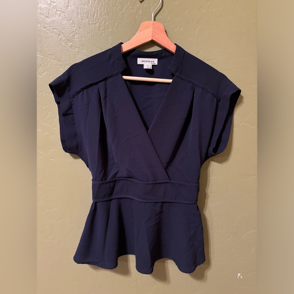 Monteau Los Angeles V-Neck Blouse